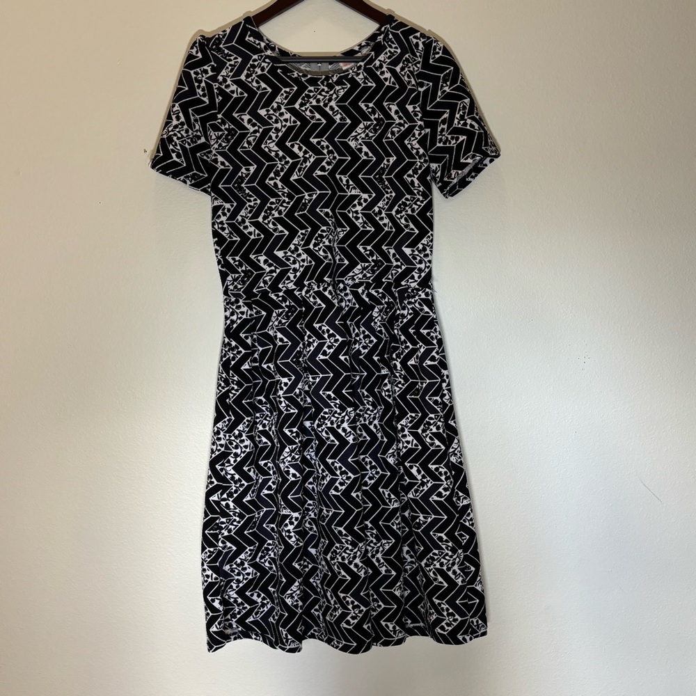 LuLaRoe Black White Geometric Print Dress Size 2XL Short Sleeve A-Line